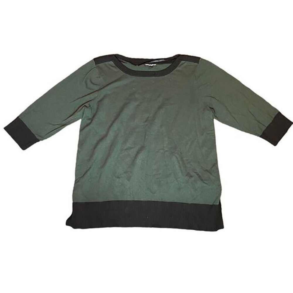 Cable and Gauge Black and Green 3/4 Sleeve Top